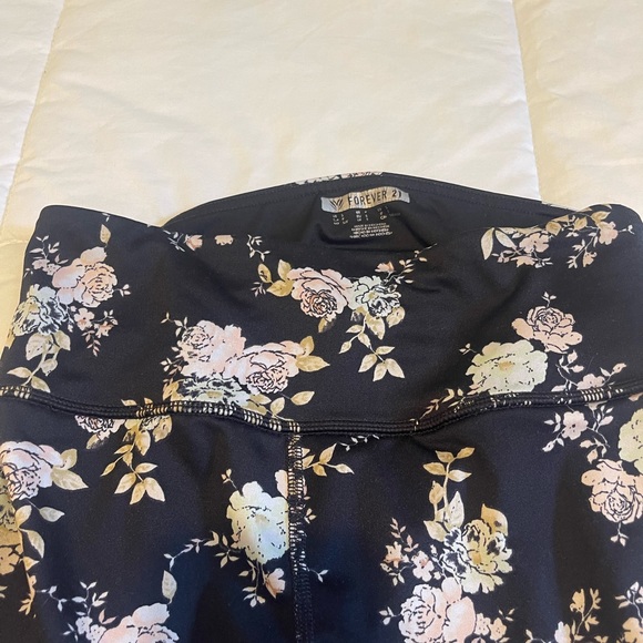 Forever 21 floral workout leggings - Picture 3 of 3